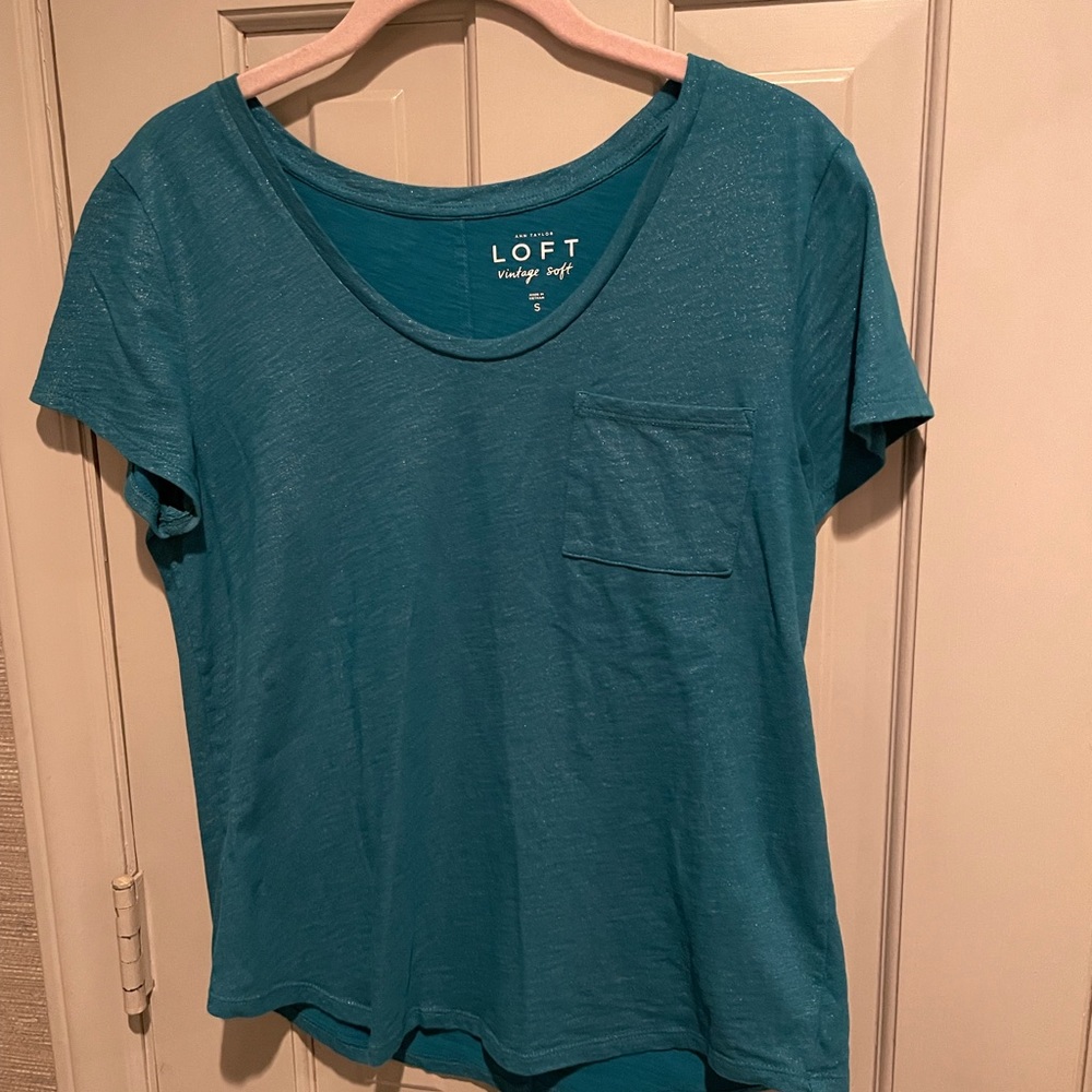 Ladies small Loft shirt.